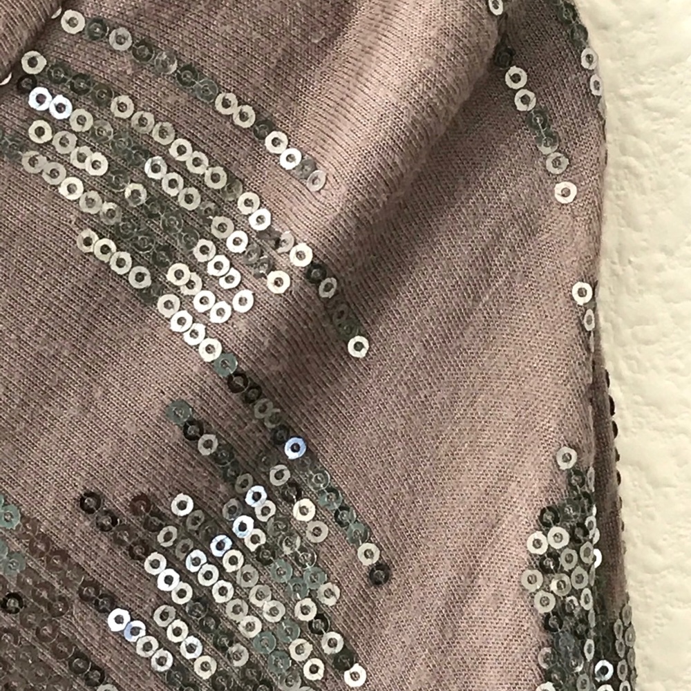 Velvet - Picture 2 of 6